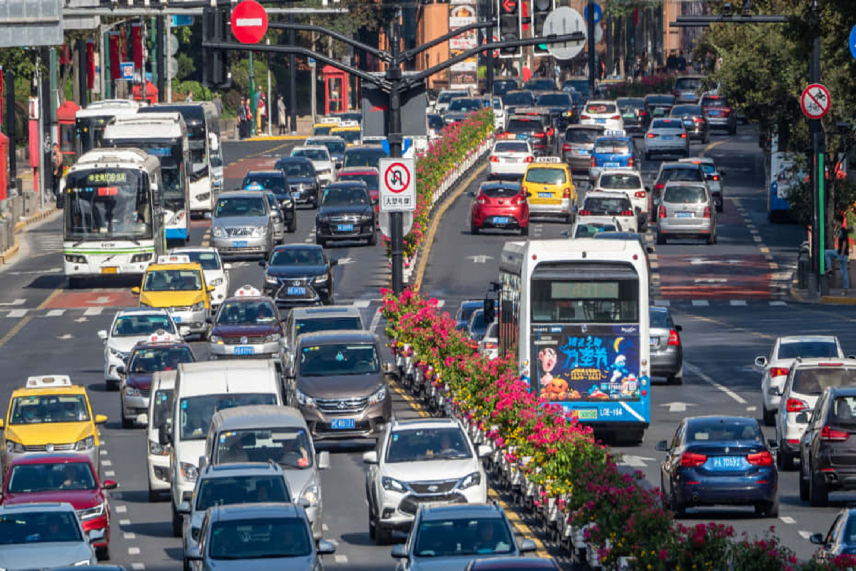 Los líderes del automóvil eléctrico en China predicen que los vehículos de nueva energía dominarán el mercado local en 2030